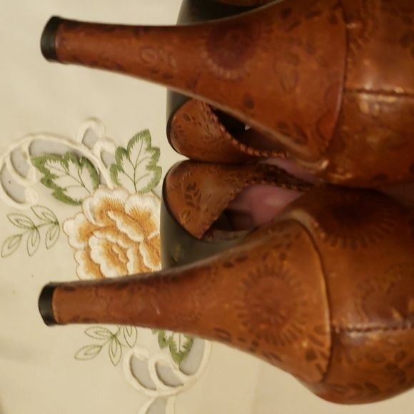 Bcbgirls Heels made in Brazil size 9.5 - Picture 7 of 9